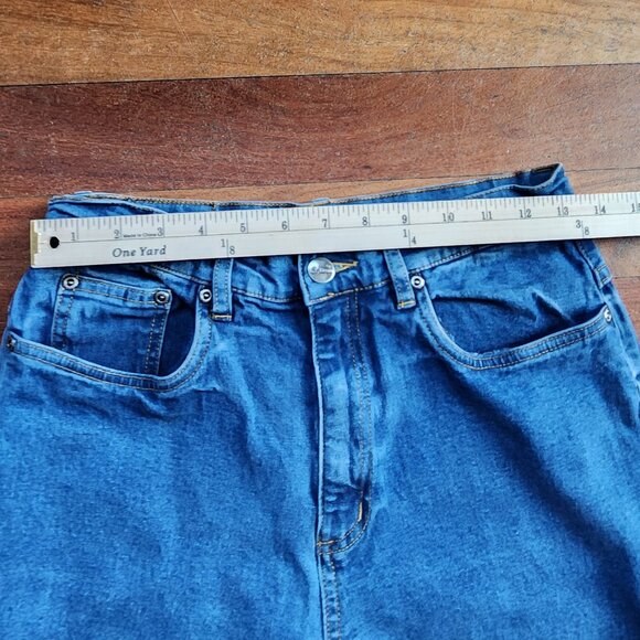 L.L. Bean Medium Wash High Rise Relaxed Fit Jeans Size 10 Petite - Picture 5 of 16